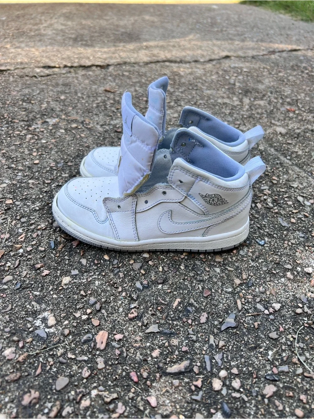 Jordan 1 Retro Mid White Wolf Grey Size 10C